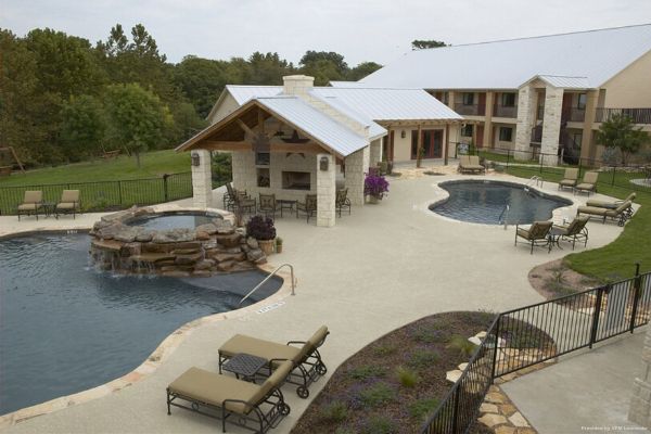 FREDERICKSBURG INN AND SUITES (Fredericksburg)